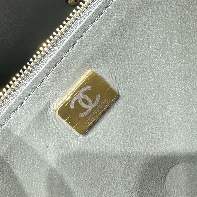 CHANEL Maxi Flapbag AS6281 GRAY CHANEL Maxi Flapbag AS6281 GRAY