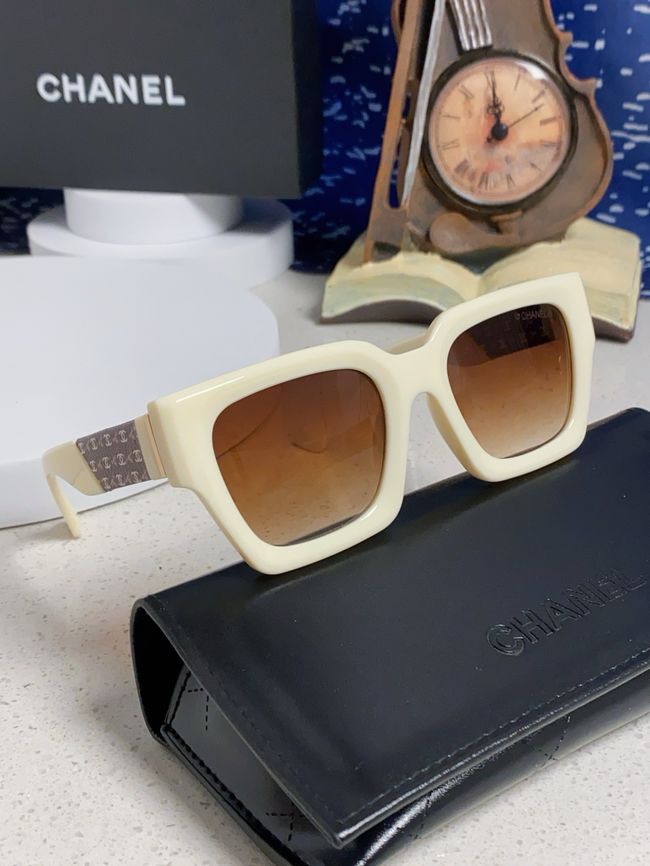 Chanel Sunglasses 821629-3