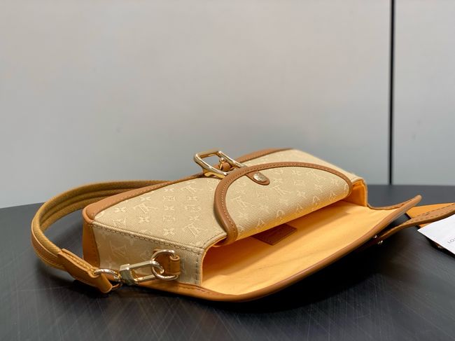 Louis Vuitton Shoulder Bag M92690 brown