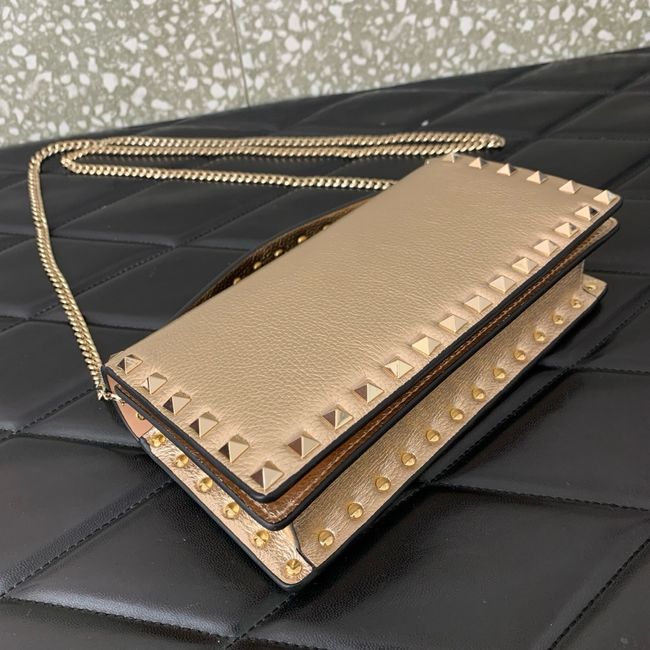 VALENTINO Rockstud calfskin chain bag SHI098 rose gold