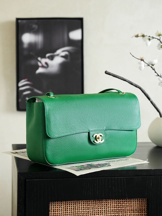 Chanel Maxi Flap bag AS6231 green Chanel Maxi Flap bag AS6231 green