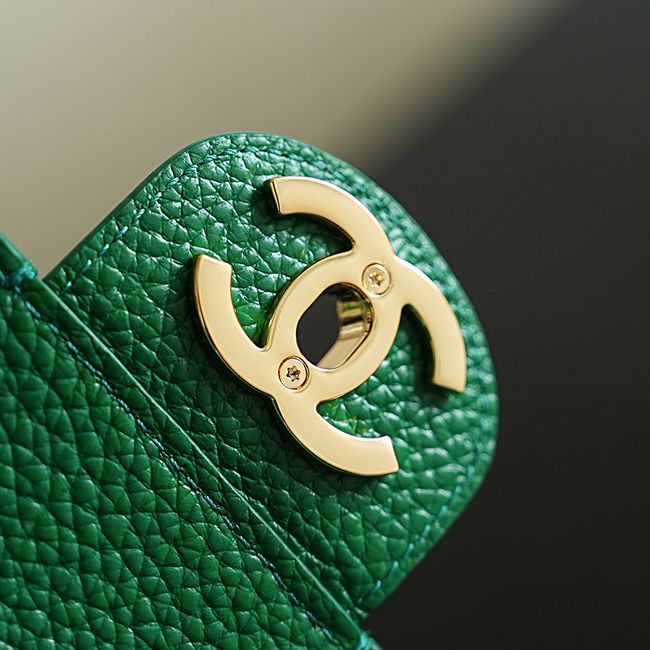 Chanel Maxi Flap bag AS6231 green Chanel Maxi Flap bag AS6231 green