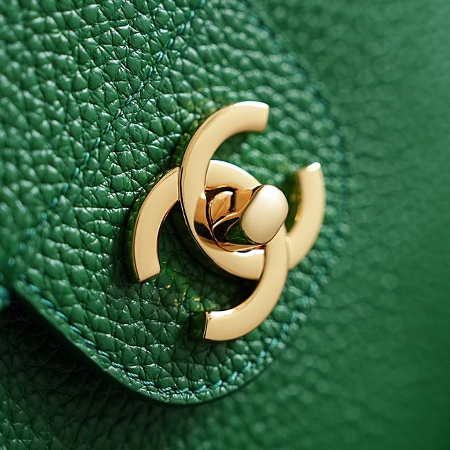 Chanel SPRING SUMMER MAXI FLAP BAG AS6233 green