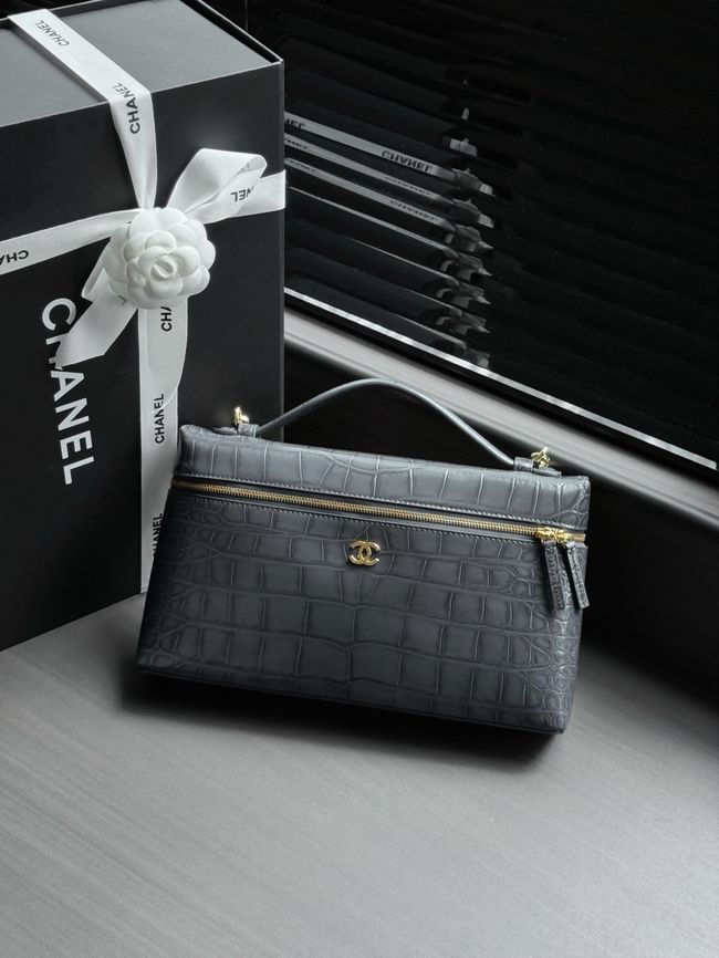 Chanel Vanity with Chain Crocodile Embossed AP5195 gray Chanel Vanity with Chain Crocodile Embossed AP5195 gray
