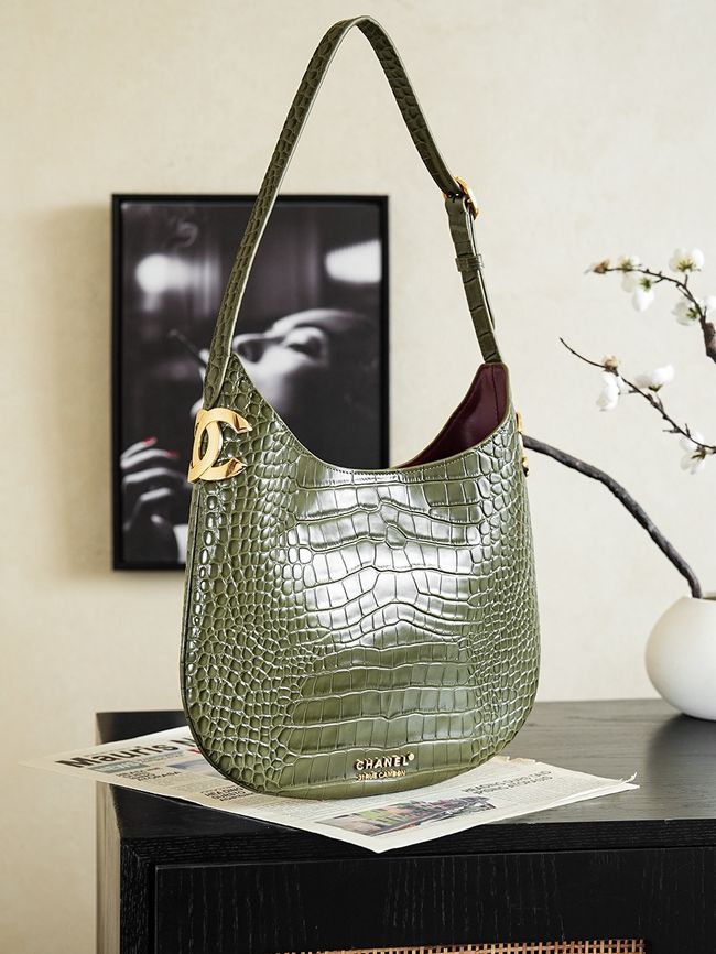 Chanel Crocodile Embossed Shoulder Bag 68012 green Chanel Crocodile Embossed Shoulder Bag 68012 green