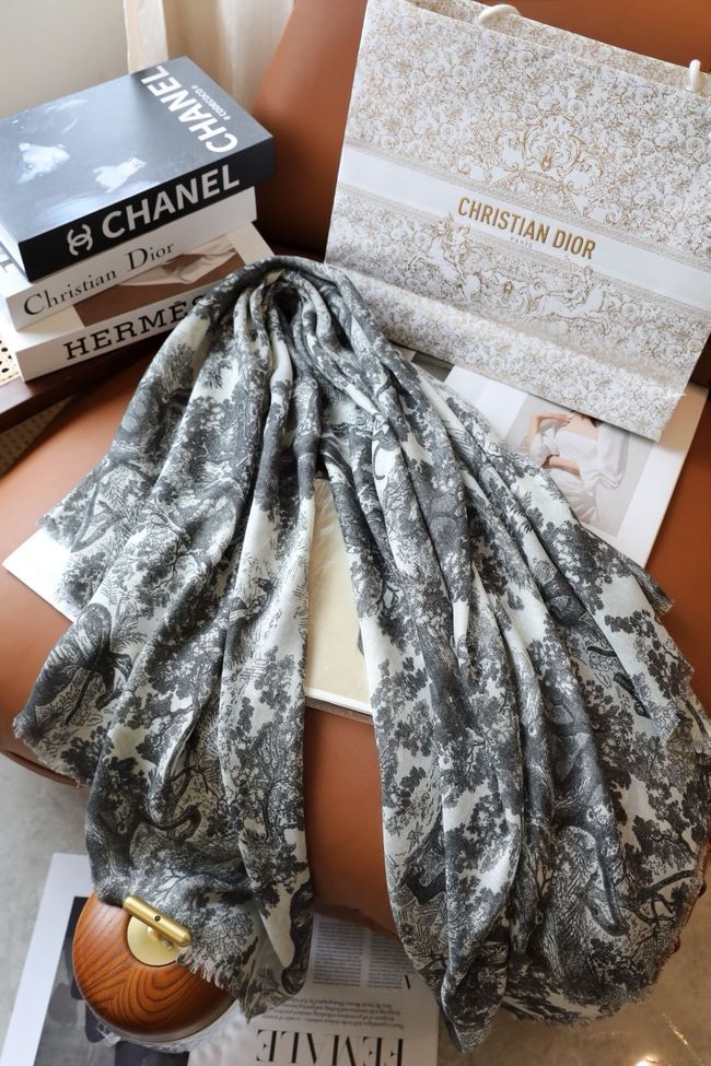Dior Shawl Wool Silk and Cotton KY197 Dior Shawl Wool Silk and Cotton KY197
