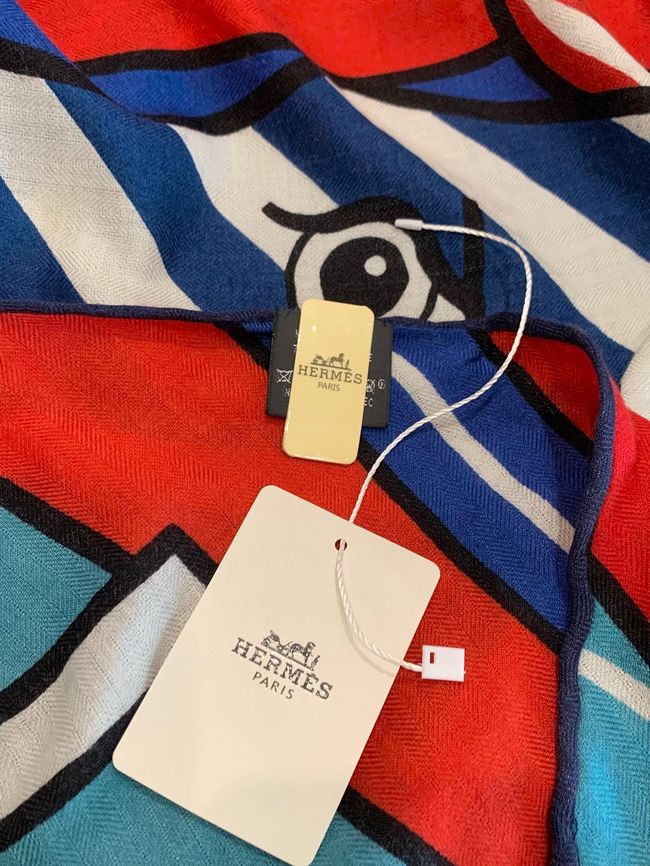 Hermes cashmere Triangular bandage H36117-2
