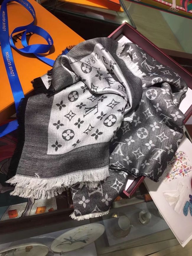 Louis Vuitton Monogram Shine Shawl M98772-3