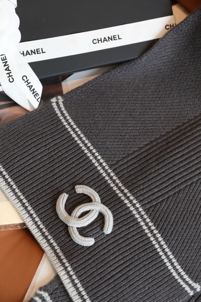 Chanel Wool & Cashmere scarf B25976-3