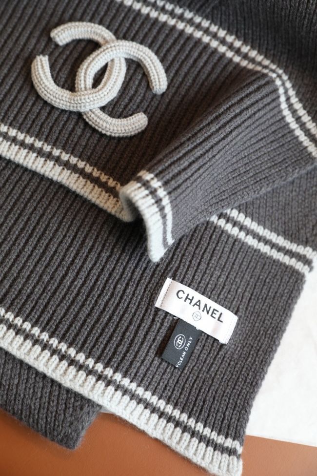 Chanel Wool & Cashmere scarf B25976-3