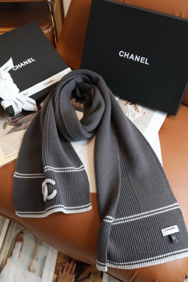Chanel Wool & Cashmere scarf B25976-3