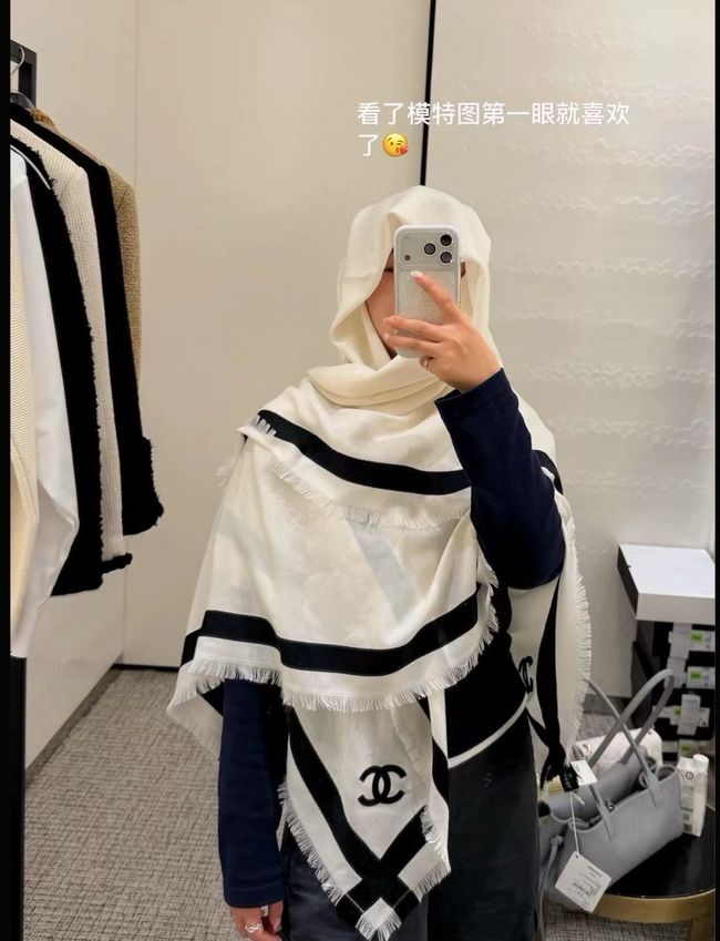 Chanel cashmere Shawl B25980