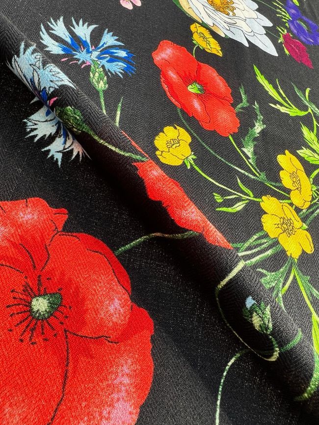 Gucci cashmere Shawl 06392-3 Gucci cashmere Shawl 06392-3