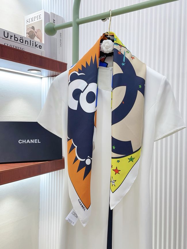 Chanel silk scarf B25982-3
