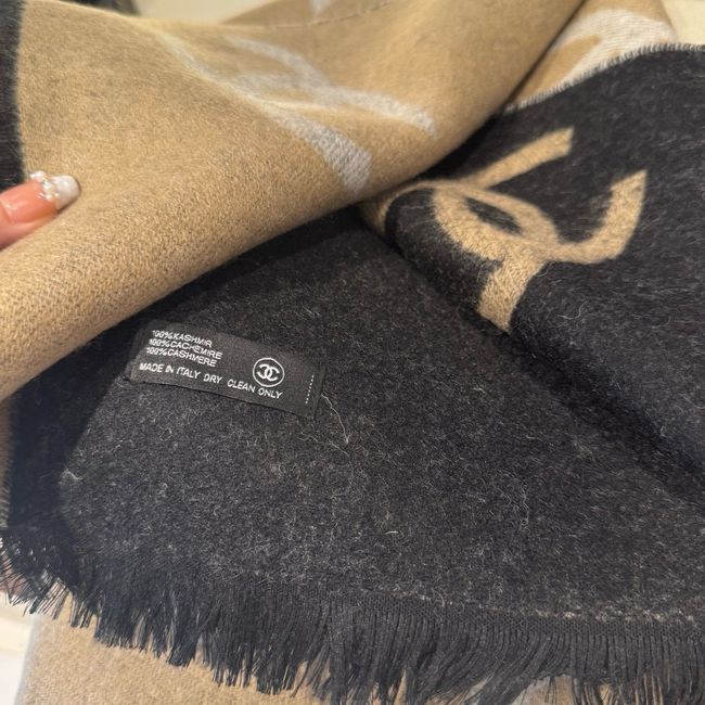 Chanel cashmere scarf B25986-1