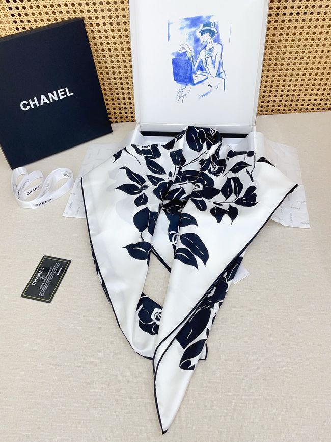 Chanel silk scarf B25987-1