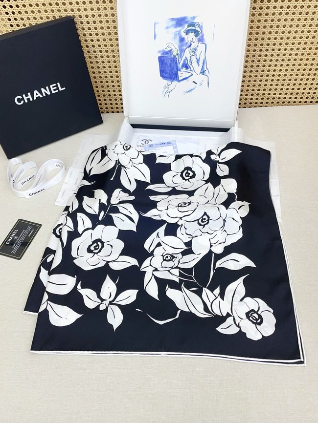 Chanel silk scarf B25987-2