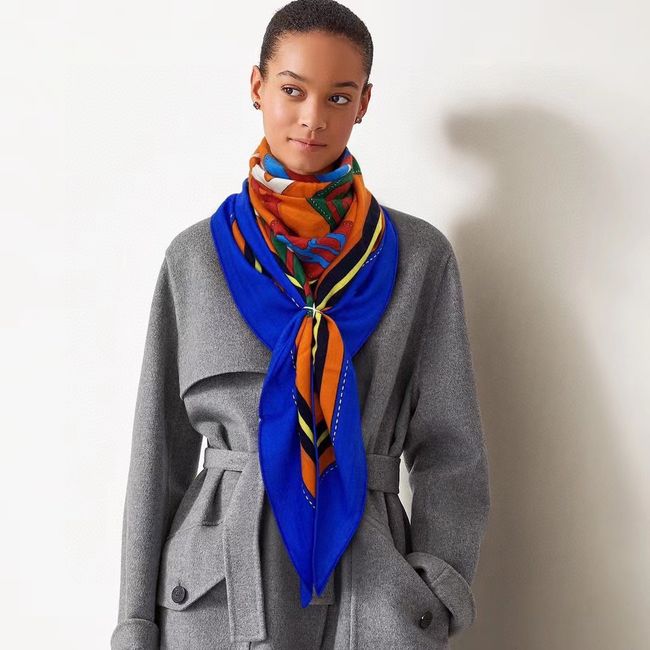 Hermes cashmere Triangular bandage H24441-2