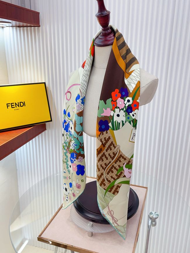 Fendi silk Square 90 06390-1 Fendi silk Square 90 06390-1