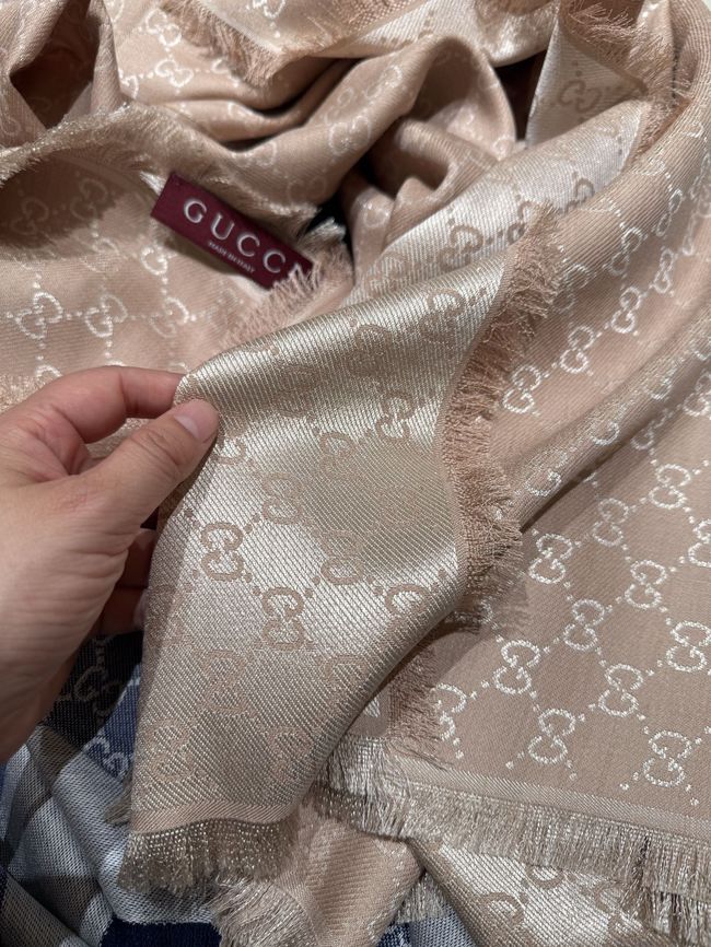 Gucci Printed GG wool silk shawl 873730-2 Gucci Printed GG wool silk shawl 873730-2