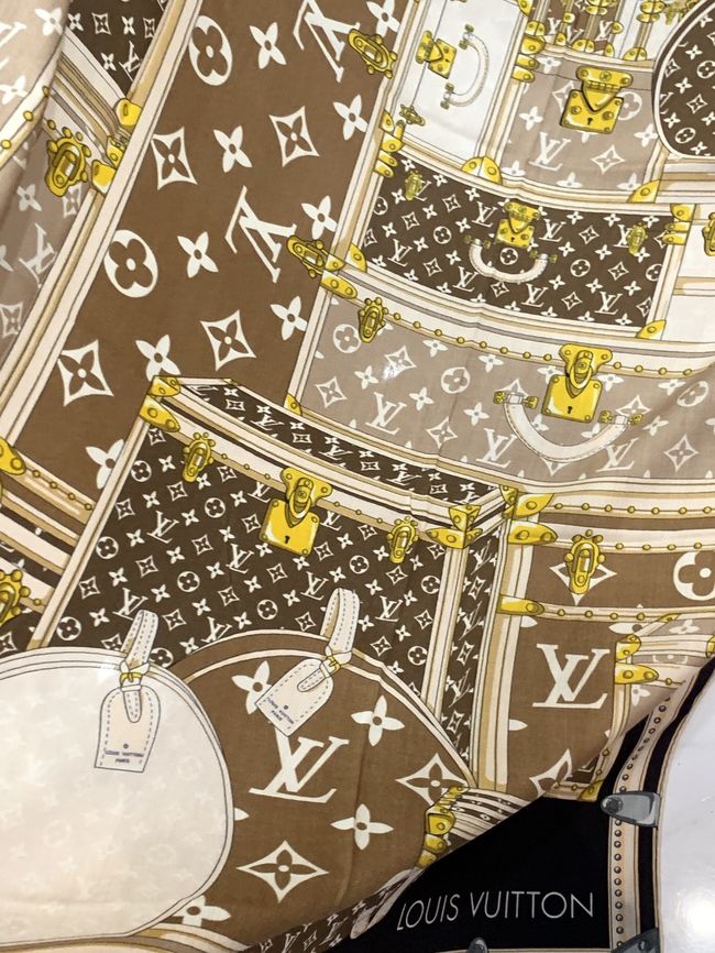 Louis Vuitton Monogram Shine Shawl M98771-1 Louis Vuitton Monogram Shine Shawl M98771-1