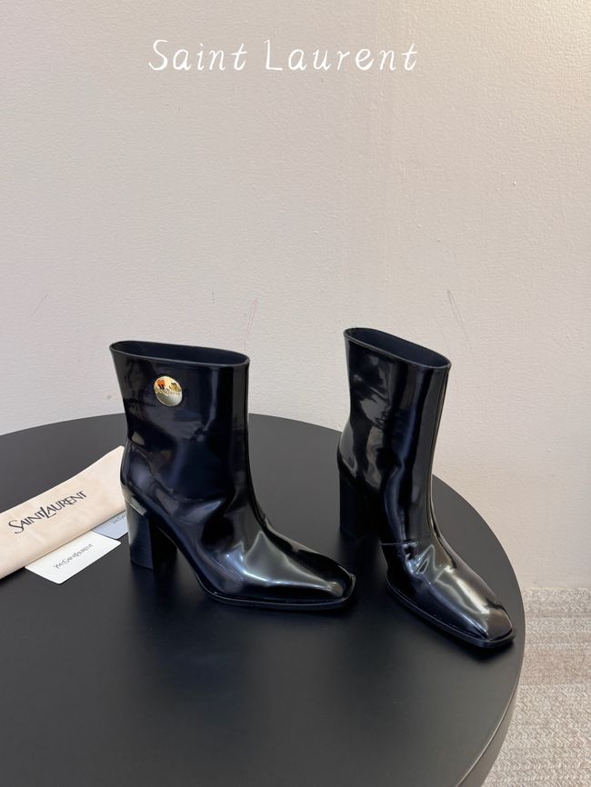 Saint Laurent boots in smooth leather 65282-6