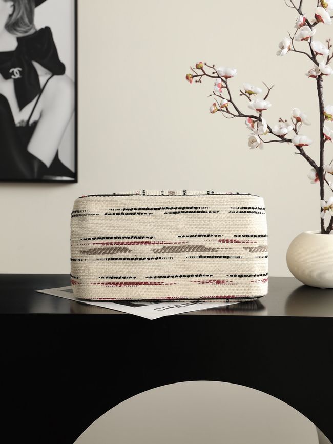 Chanel Shopping Bag AS6200 Beige & Red Chanel Shopping Bag AS6200 Beige & Red