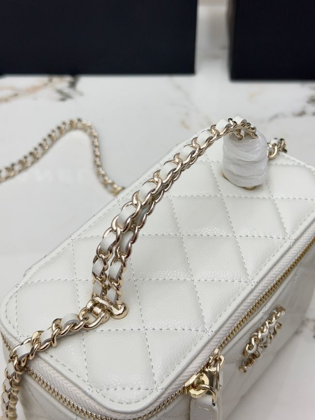 Chanel Vanity with Chain AP5182 white