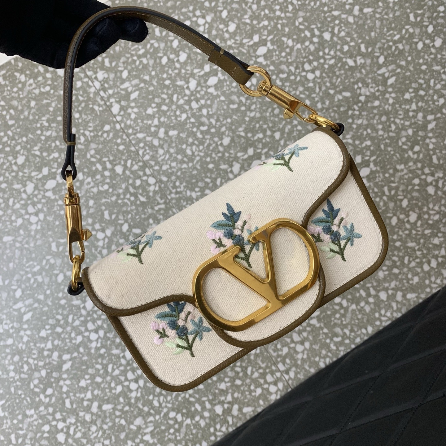 VALENTINO VLOGO SIGNATURE Floral Embroidered Mini Shoulder Bag PYE4L3