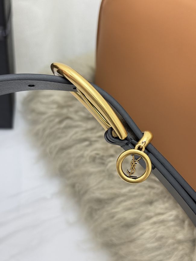 Saint Laurent CASSANDRE charm elongated buckle thin belt in leather S2596-6