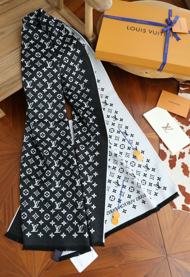 Louis Vuitton New Forevergram Scarf M9A253-1 Louis Vuitton New Forevergram Scarf M9A253-1