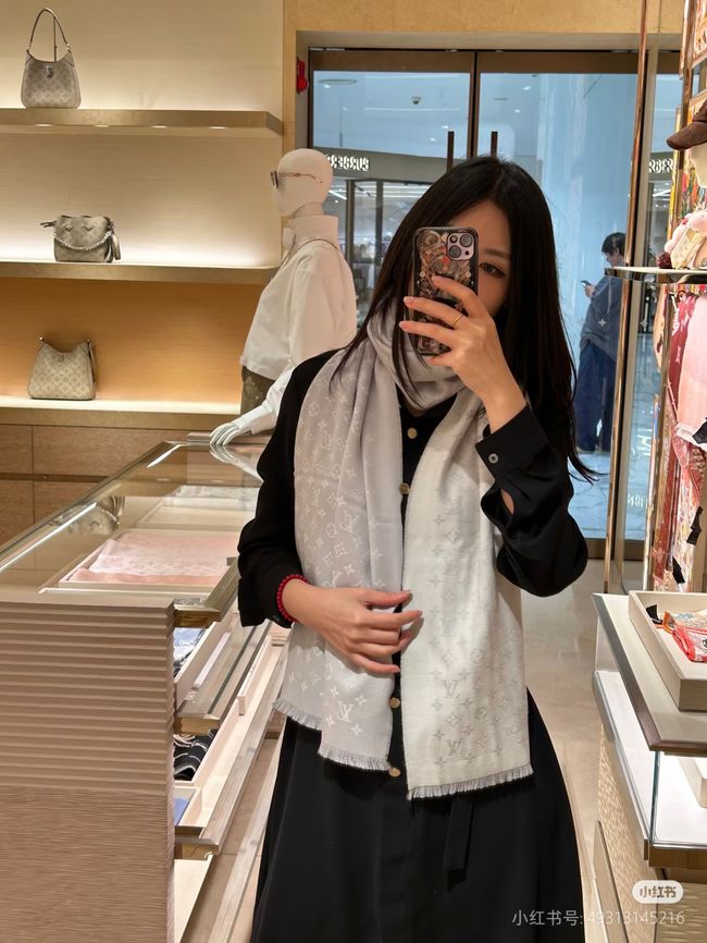 Louis Vuitton New Forevergram Scarf M9A253-2