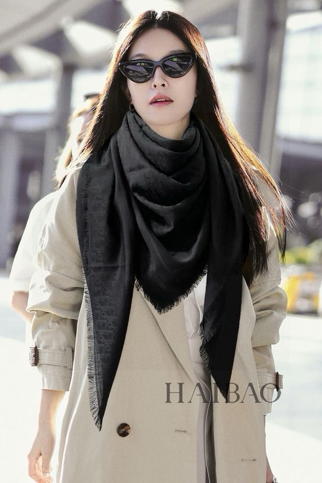 Dior Oblique Shawl Wool and Silk Jacquard I1058-5 Dior Oblique Shawl Wool and Silk Jacquard I1058-5