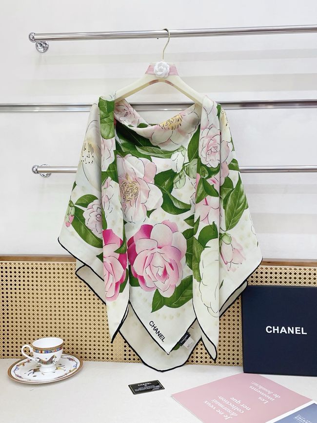 Chanel Wool and Silk Shawl AAC490-2