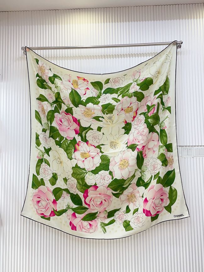 Chanel Wool and Silk Shawl AAC490-2