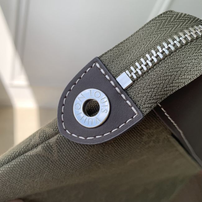 Louis Vuitton Pochette Voyage M2A165