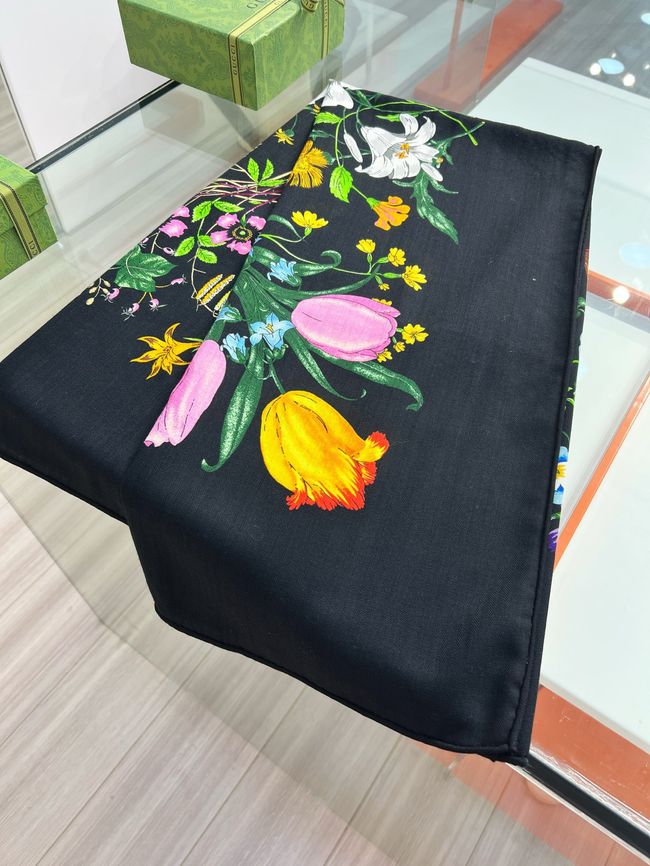 Gucci Wool and Silk Shawl A008HK-1