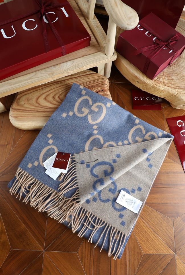 Gucci Reversible Cashmere scarf 777067-1 Gucci Reversible Cashmere scarf 777067-1