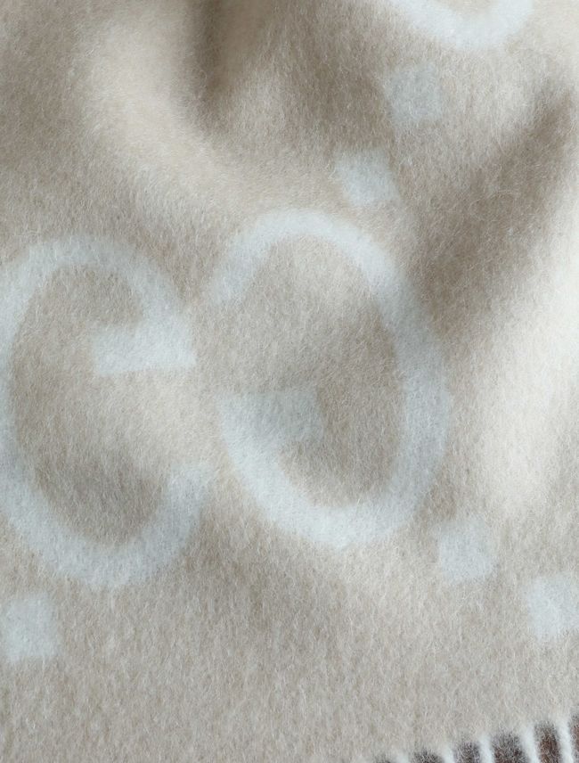Gucci Reversible Cashmere scarf 777067-3