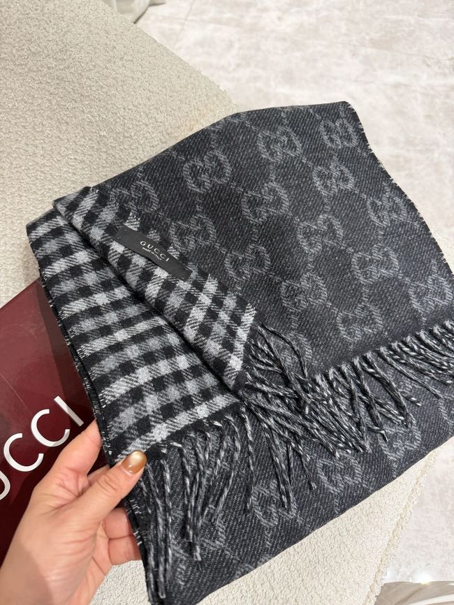 Gucci Reversible Cashmere scarf A010HK-1