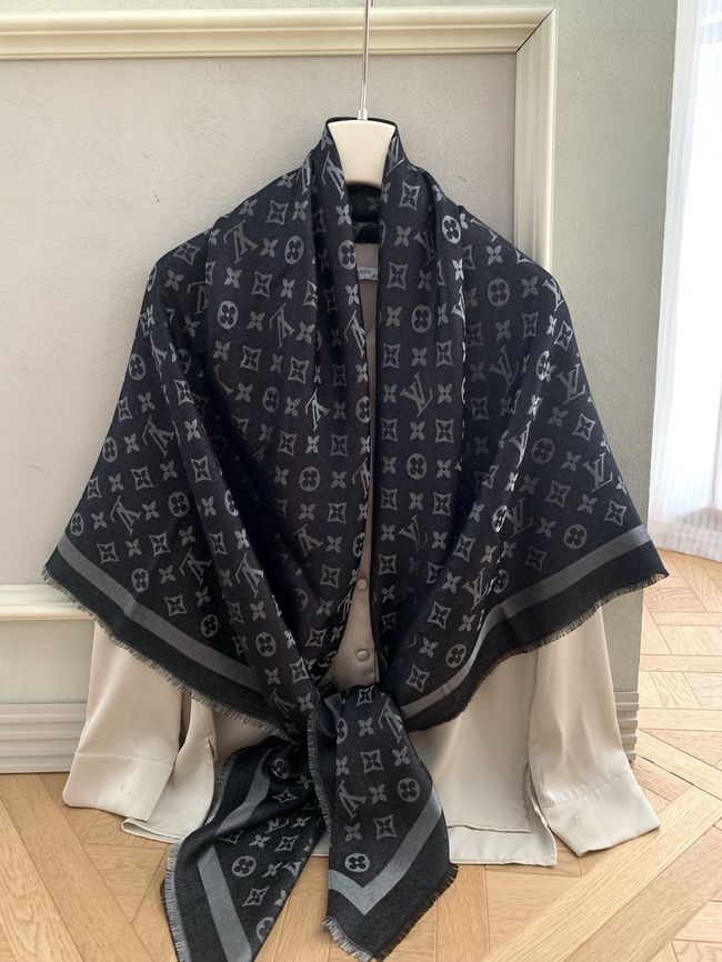 Louis Vuitton Monogram Shine Shawl M9A256-3