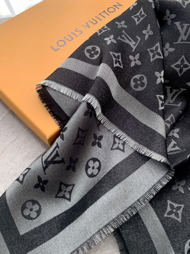 Louis Vuitton Monogram Shine Shawl M9A256-3