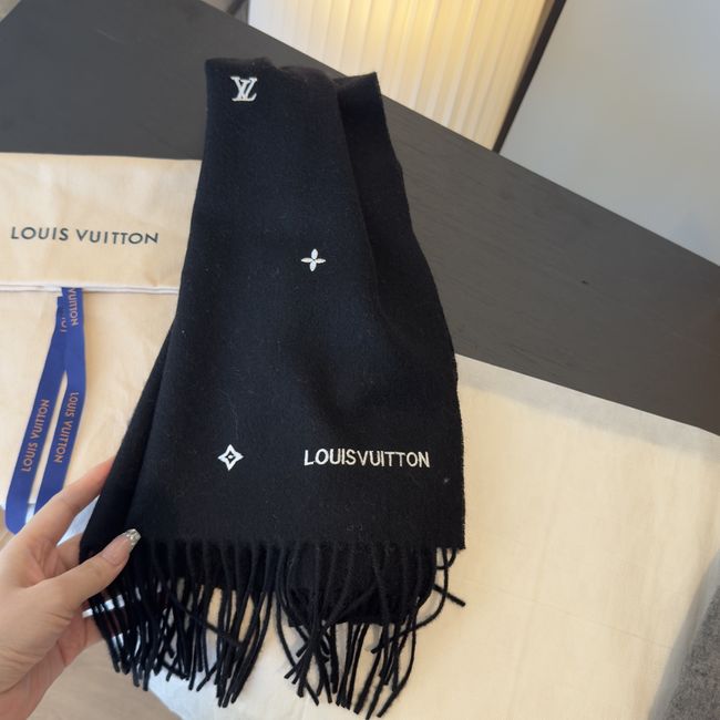 Louis Vuitton New Forevergram Scarf M9A255-2
