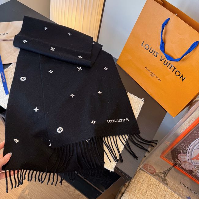 Louis Vuitton New Forevergram Scarf M9A255-2