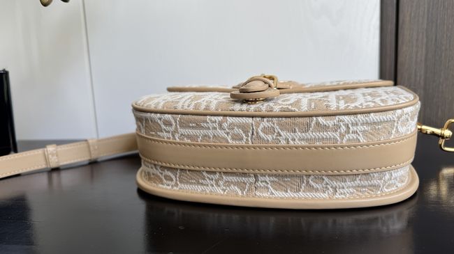 MEDIUM DIOR BOBBY BAG Warm Taupe Box Embroidery M2170 apricot MEDIUM DIOR BOBBY BAG Warm Taupe Box Embroidery M2170 apricot