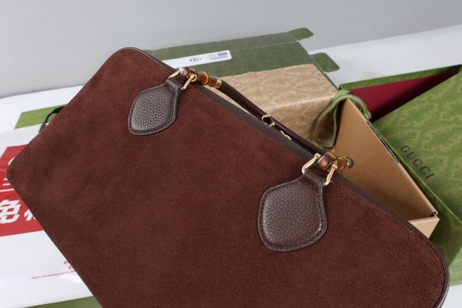 Gucci Large boston bag with bamboo soft suede A006OD Dark brown Gucci Large boston bag with bamboo soft suede A006OD Dark brown