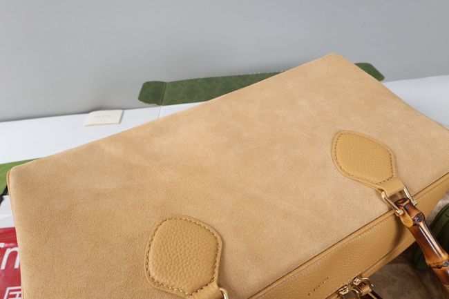 Gucci Large boston bag with bamboo soft suede A006OD dark beige Gucci Large boston bag with bamboo soft suede A006OD dark beige