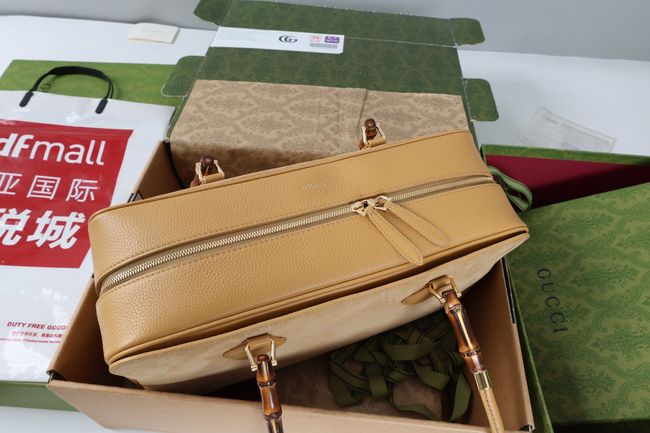 Gucci Large boston bag with bamboo soft suede A006OD dark beige Gucci Large boston bag with bamboo soft suede A006OD dark beige
