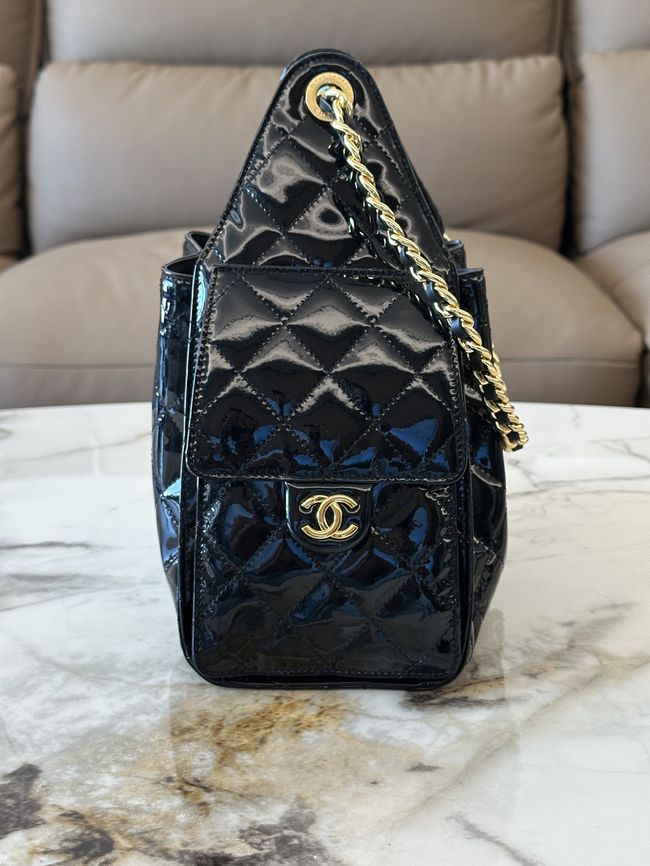 CHANEL 25 SMALL HANDBAG patent leather AS5293 black