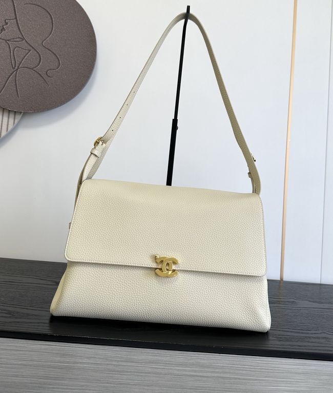 Chanel Maxi Flap bag AS6482 White